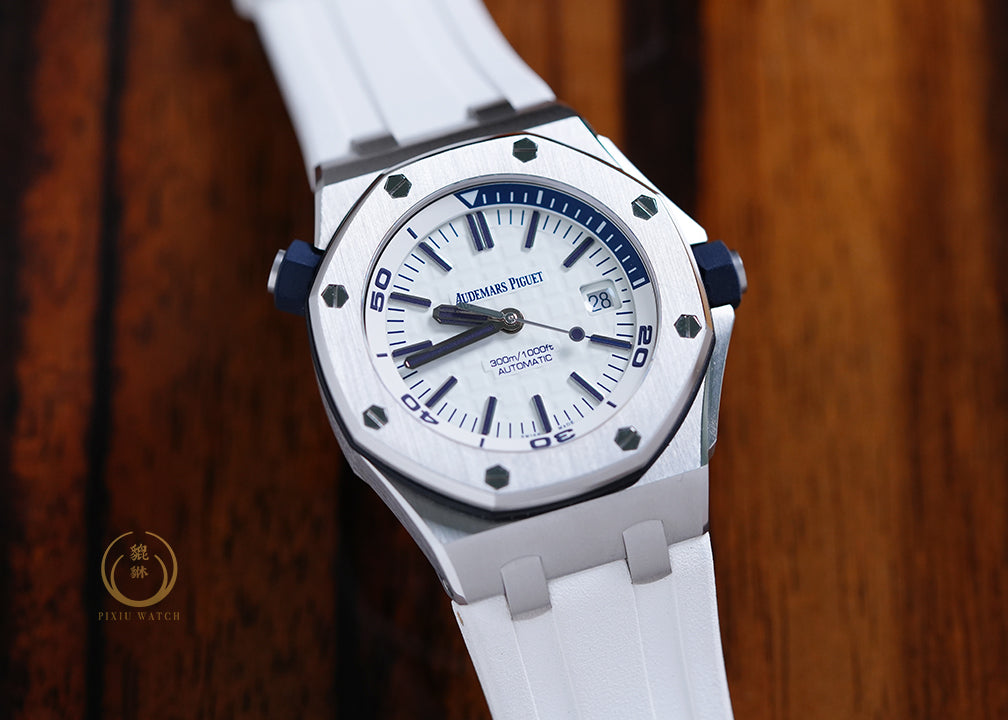 AP ROO Diver 15710ST White Dial