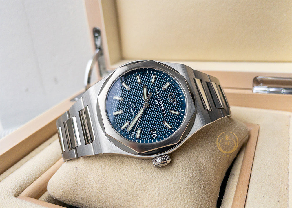 Girard Perregaux Laureato Steel