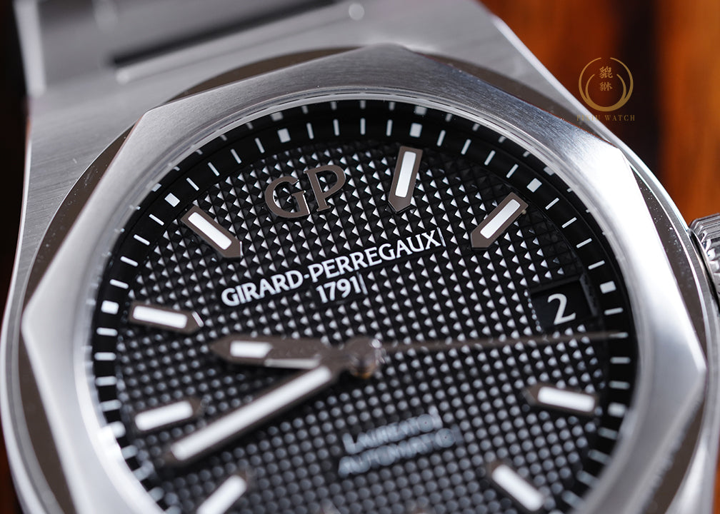 Girard-Perregaux Laureato Black Clous de Paris