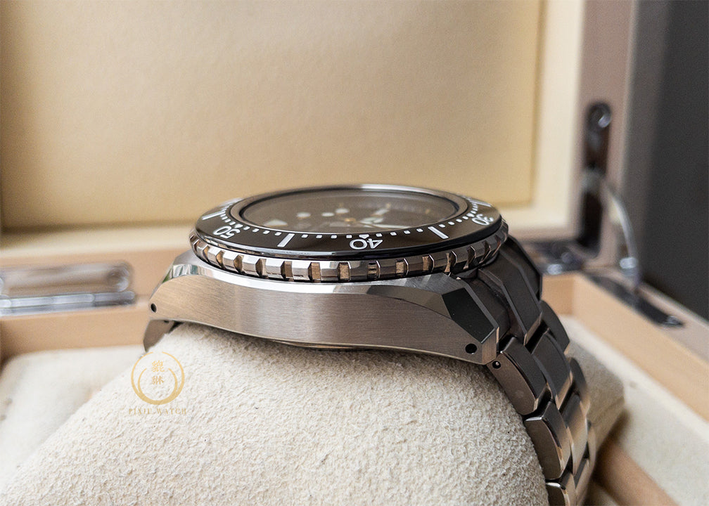 Grand Seiko Diver SBGH255 Ti