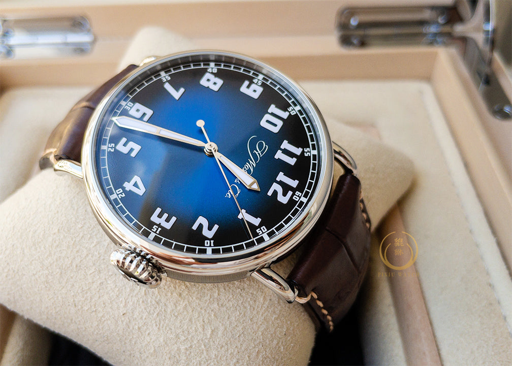 H. Moser & Cie. Heritage Funky Blue