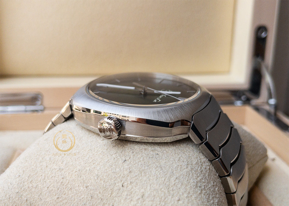 H. Moser & Cie. Streamliner Matrix Green