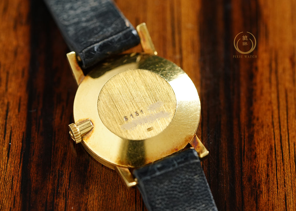 Jaeger-LeCoultre Vintage Onyx Dial Yellow Gold
