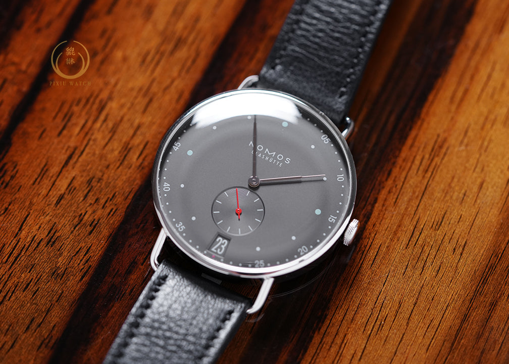 NOMOS Metro 38 Date Urban Gray