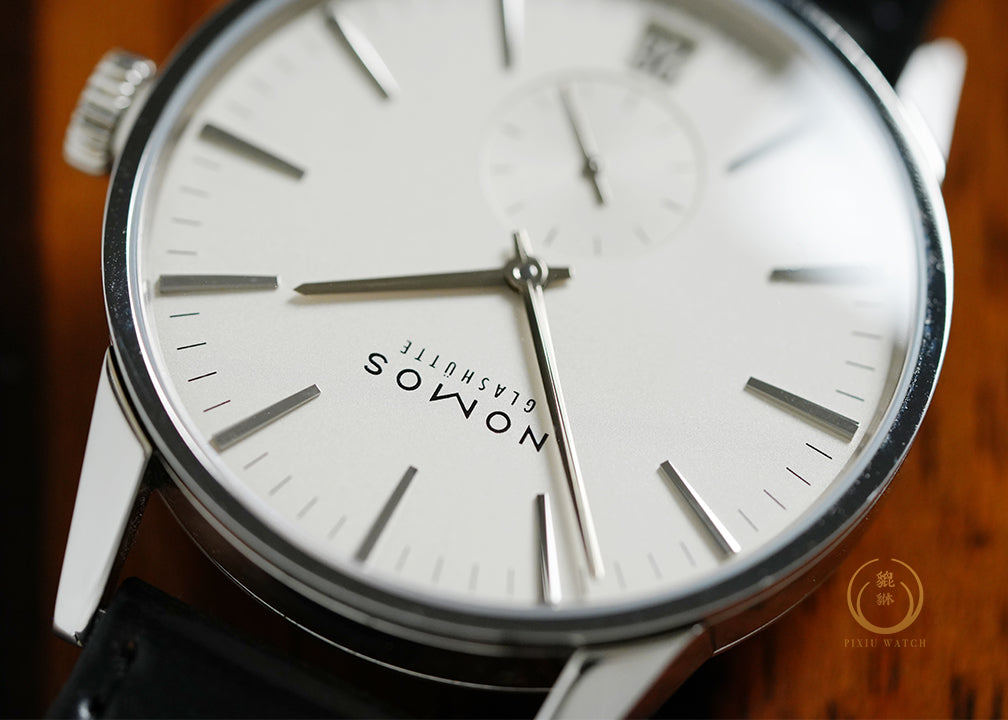 NOMOS Zurich Datum 802