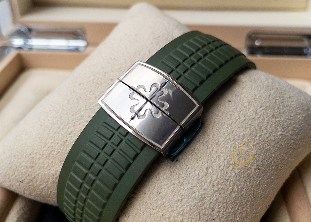 Patek Philippe Aquanaut 5968G-010 White Gold
