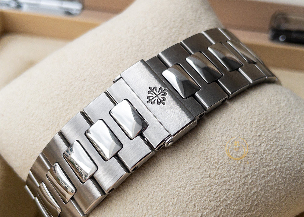 Patek Philippe Nautilus 5712/1A-001