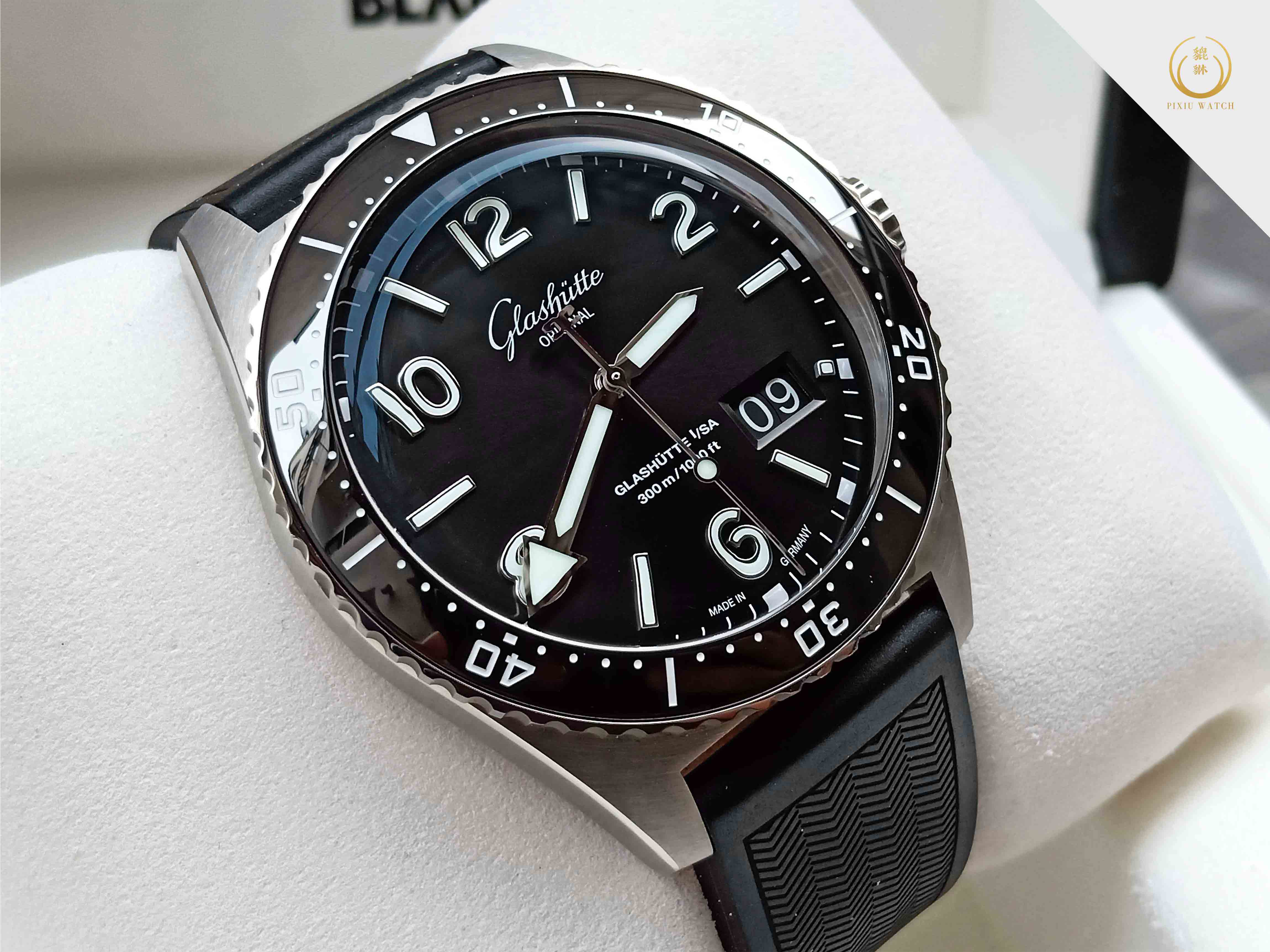 Glashütte Original SeaQ Panorama Date