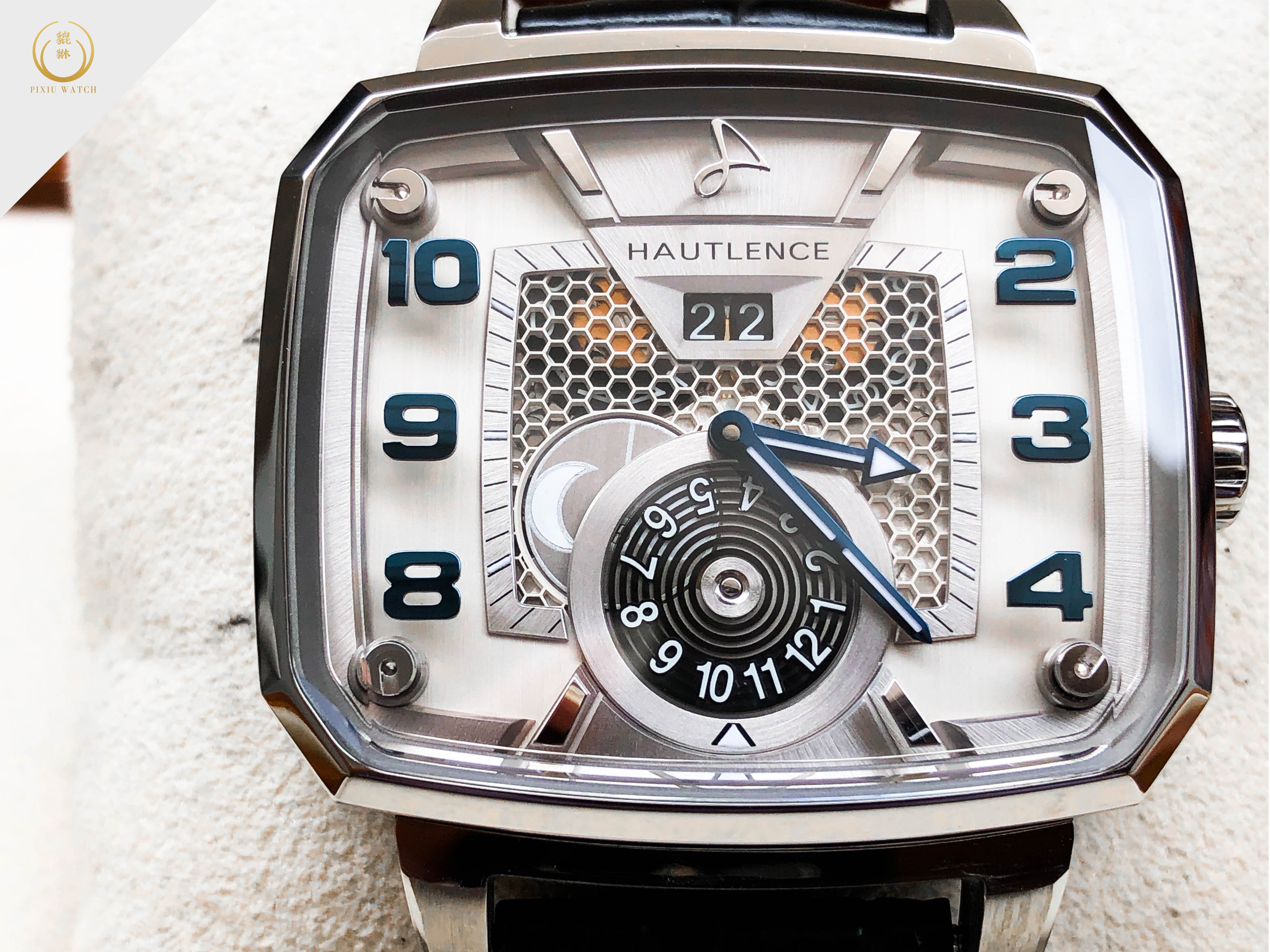 Hautlence Destination 02