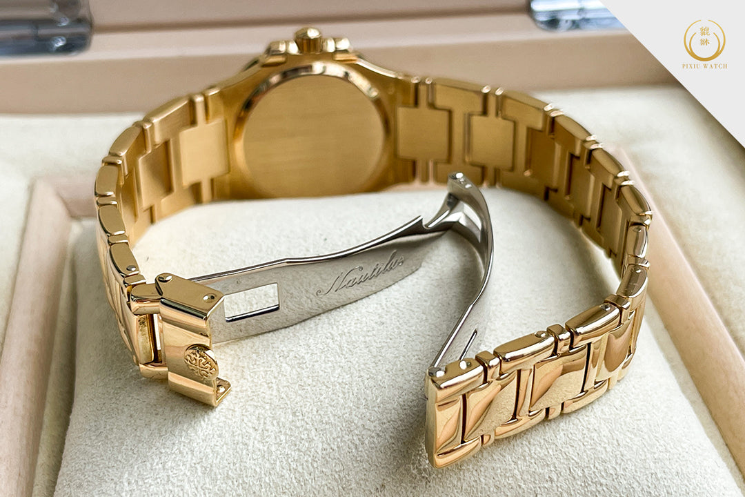 Patek Philippe Nautilus 4700-51J 18K Yellow Gold