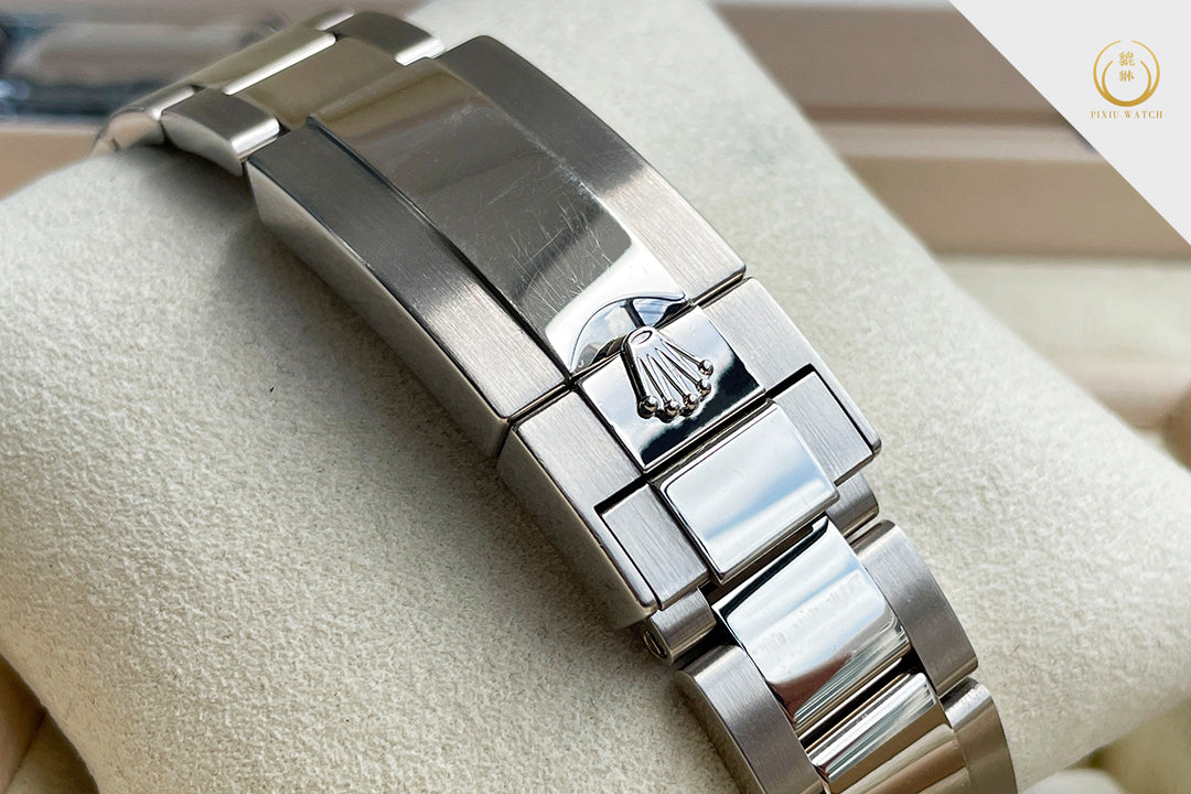 Rolex GMT-MASTER II “Pepsi” White Gold