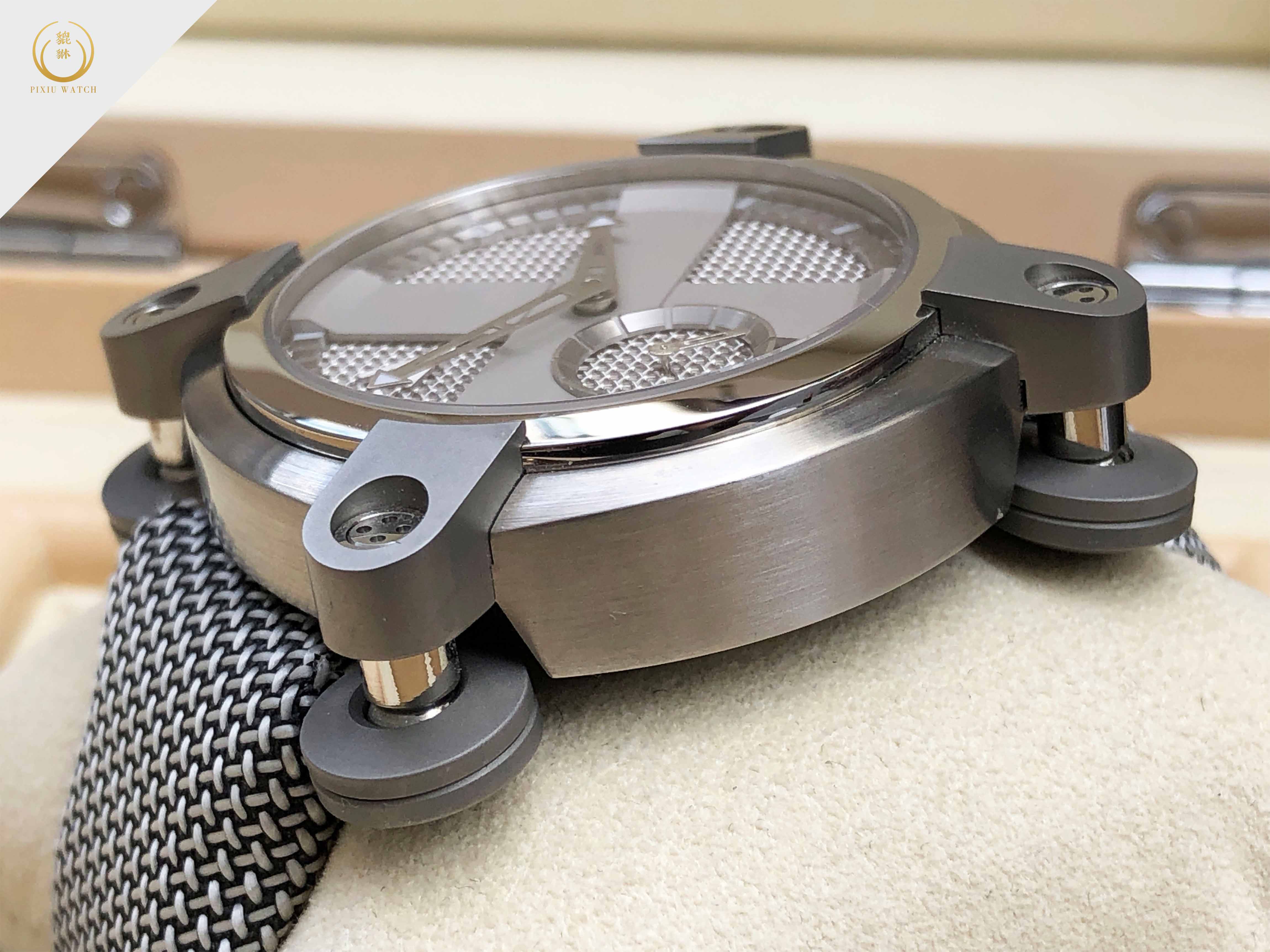 Romain Jerome Moon Invader 40 Heavy Metal Auto