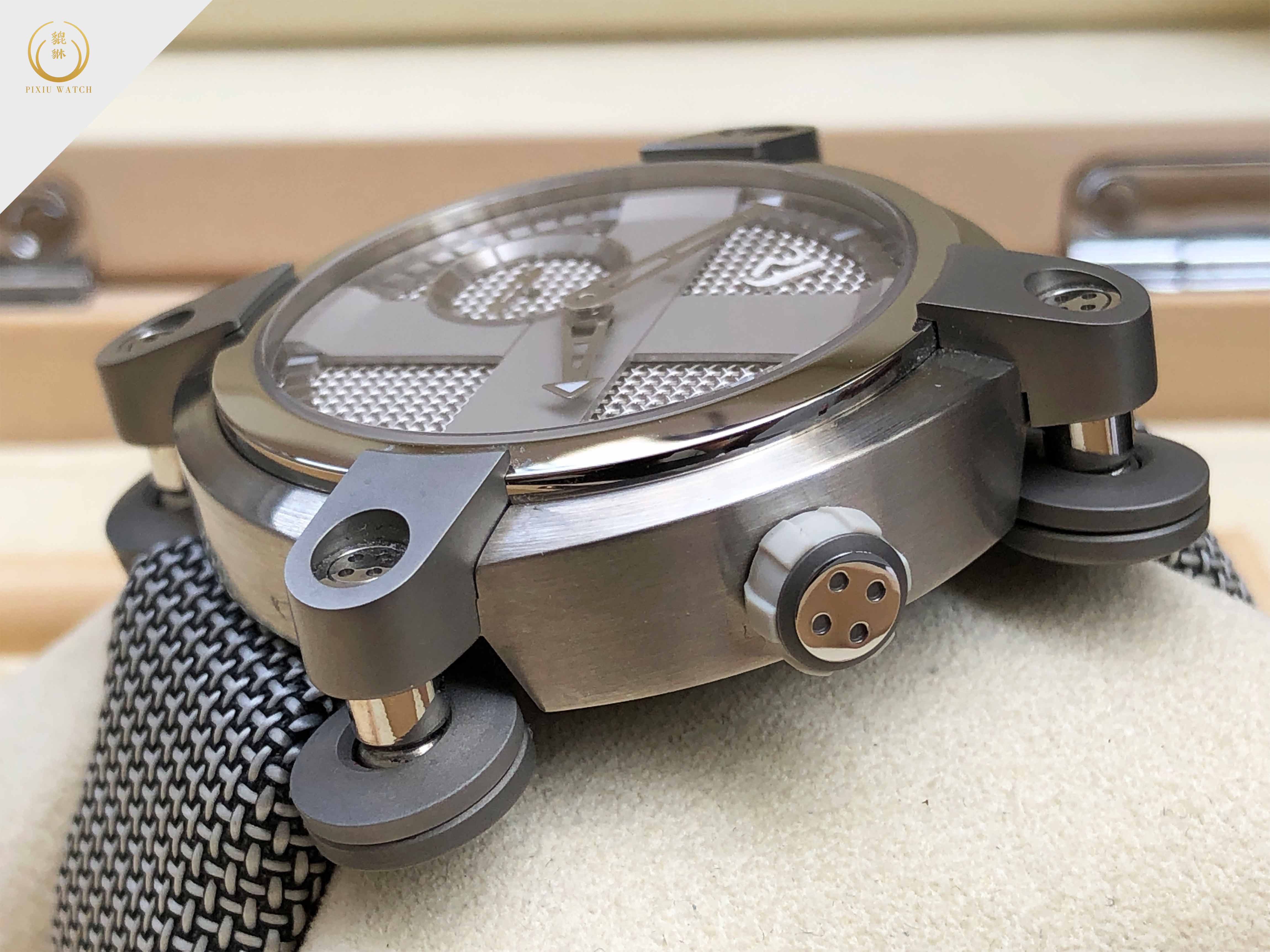 Romain Jerome Moon Invader 40 Heavy Metal Auto