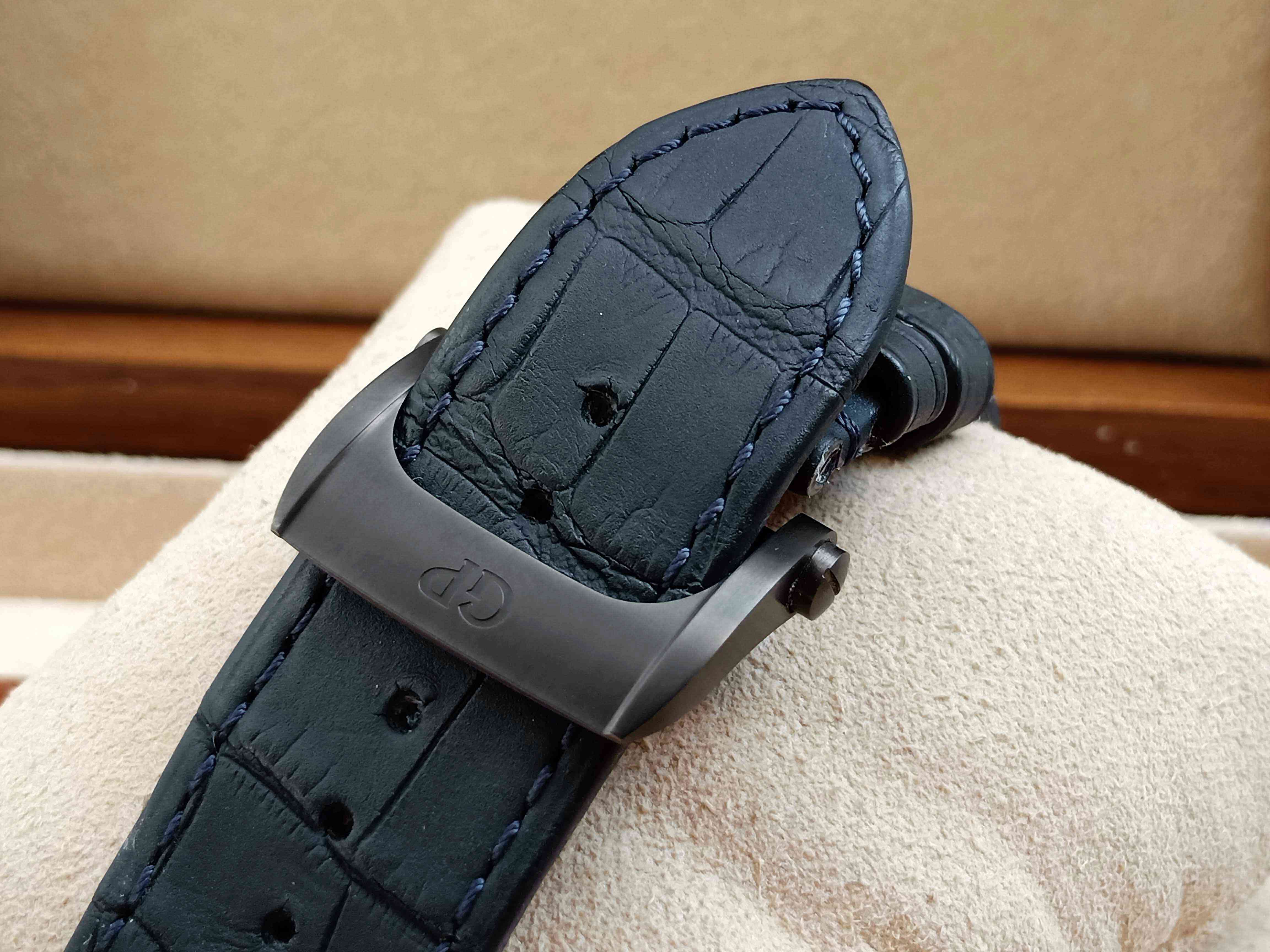 Girard-Perregaux Bridges Neo Bridges Earth to Sky Edition