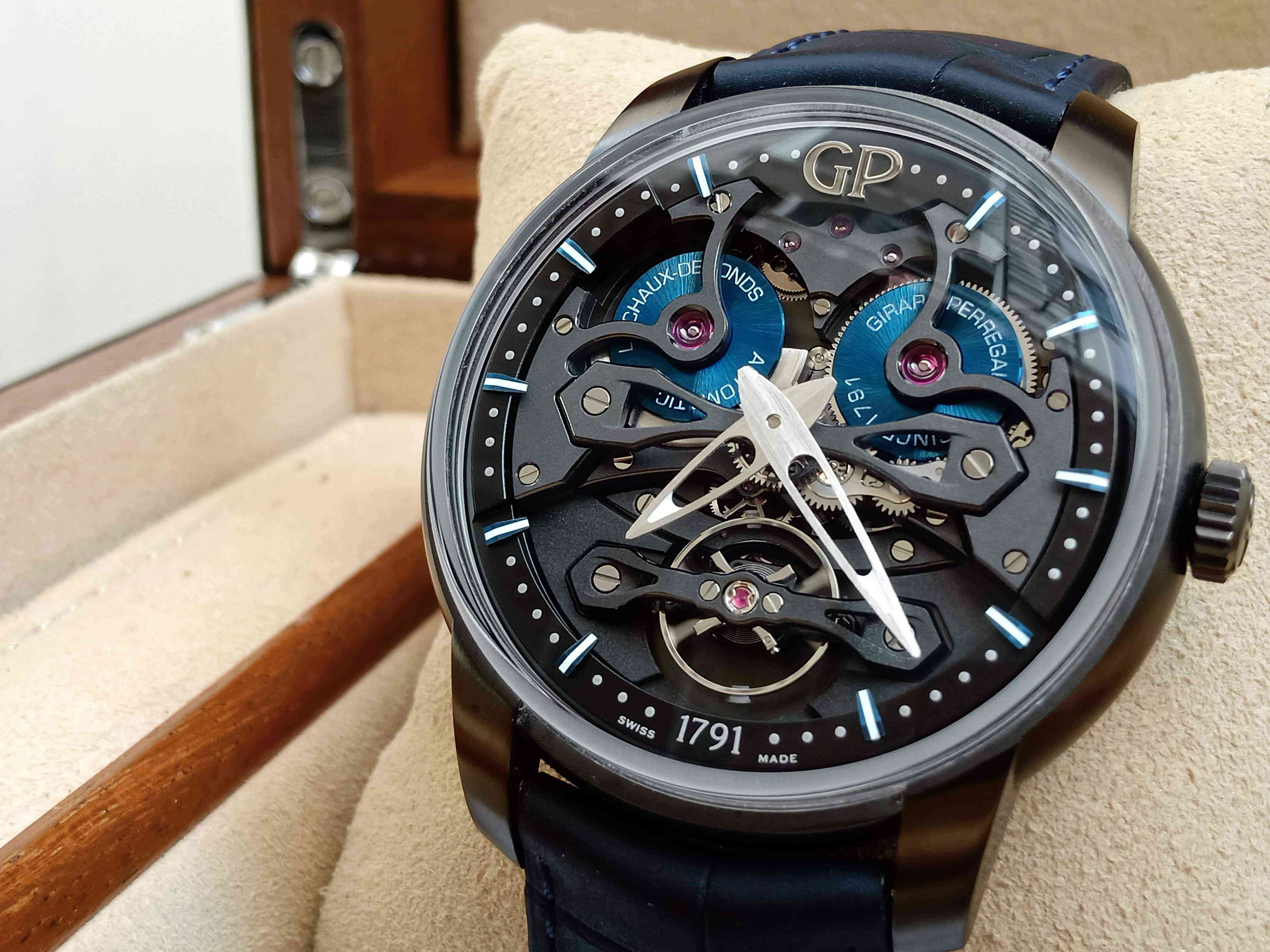 Girard-Perregaux Bridges Neo Bridges Earth to Sky Edition