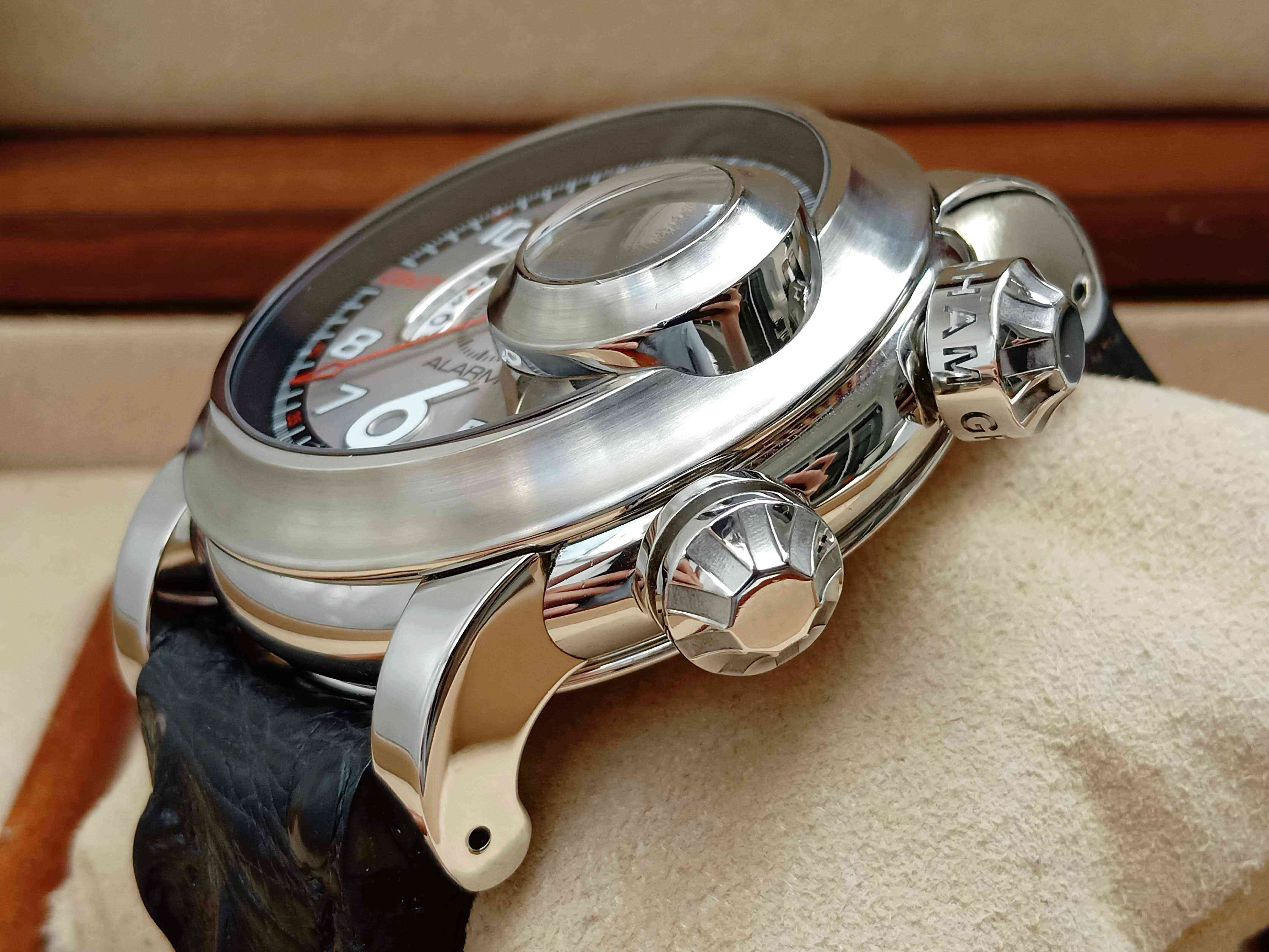 Graham Swordfish Grillo GMT-Alarm