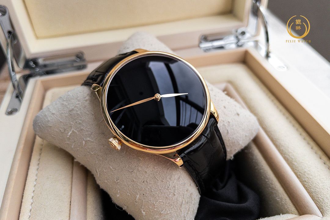 H. Moser & Cie. Venturer Vantablack Red Gold