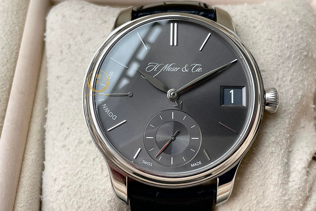 H. MOSER & CIE Endeavor Perpetual Calendar Platinum