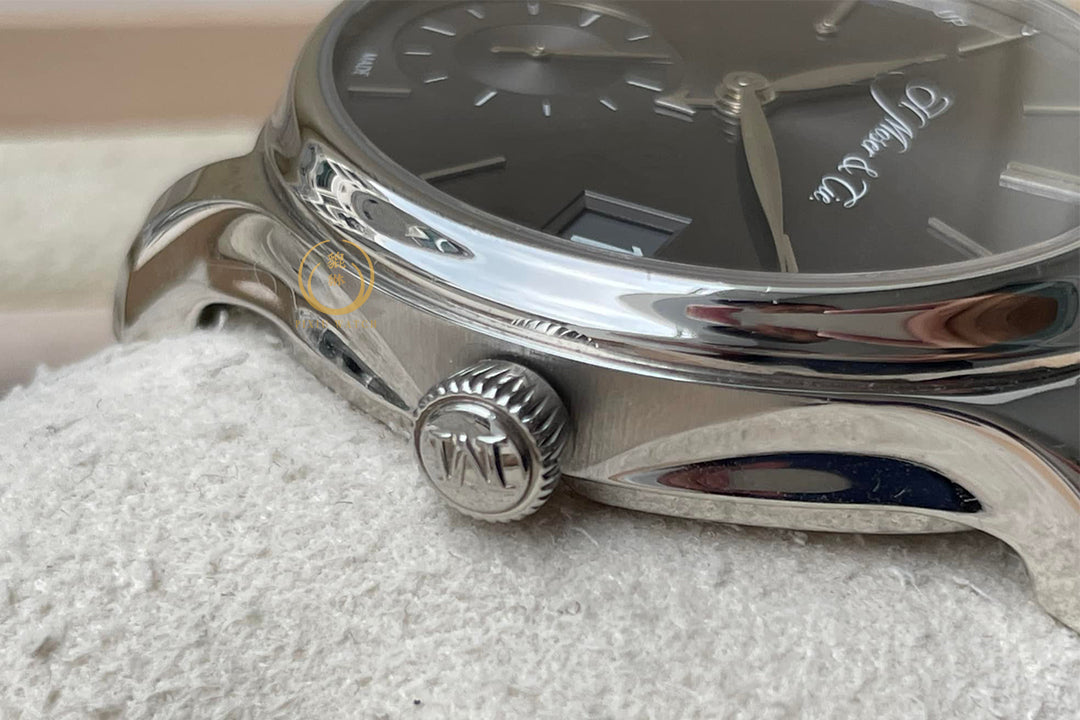 H. MOSER & CIE Endeavor Perpetual Calendar Platinum