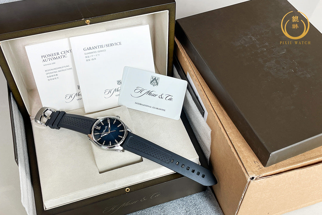 H. Moser & Cie. Pioneer Centre Seconds Midnight Blue Fume