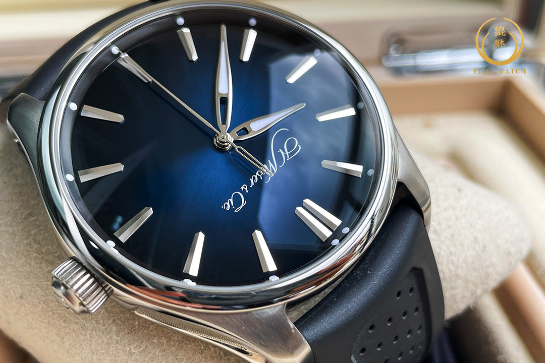 H. Moser & Cie. Pioneer Centre Seconds Midnight Blue Fume