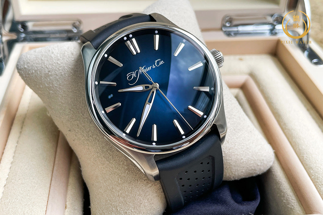 H. Moser & Cie. Pioneer Centre Seconds Midnight Blue Fume