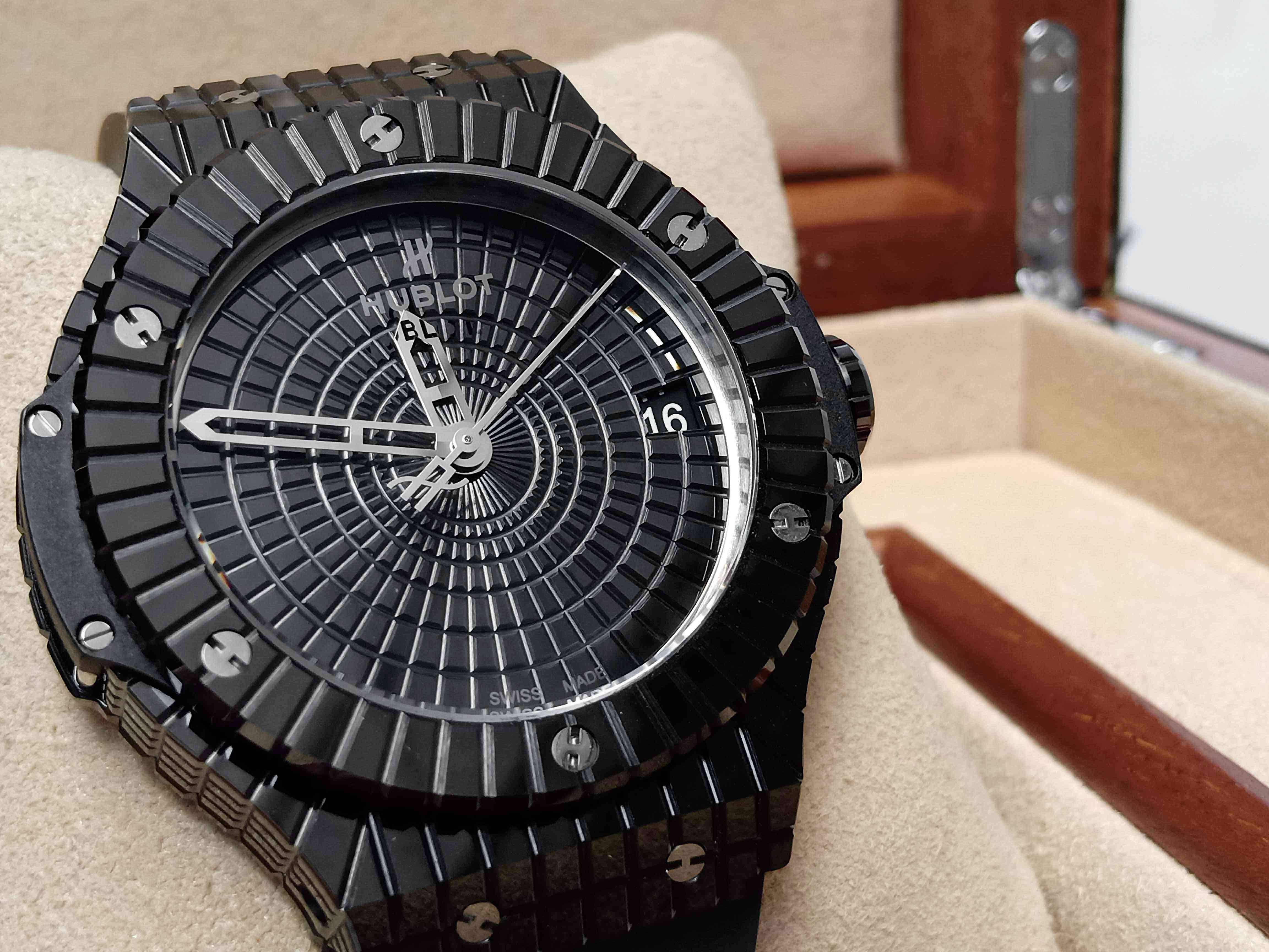 Hublot Bigbang Ceramic Cavier