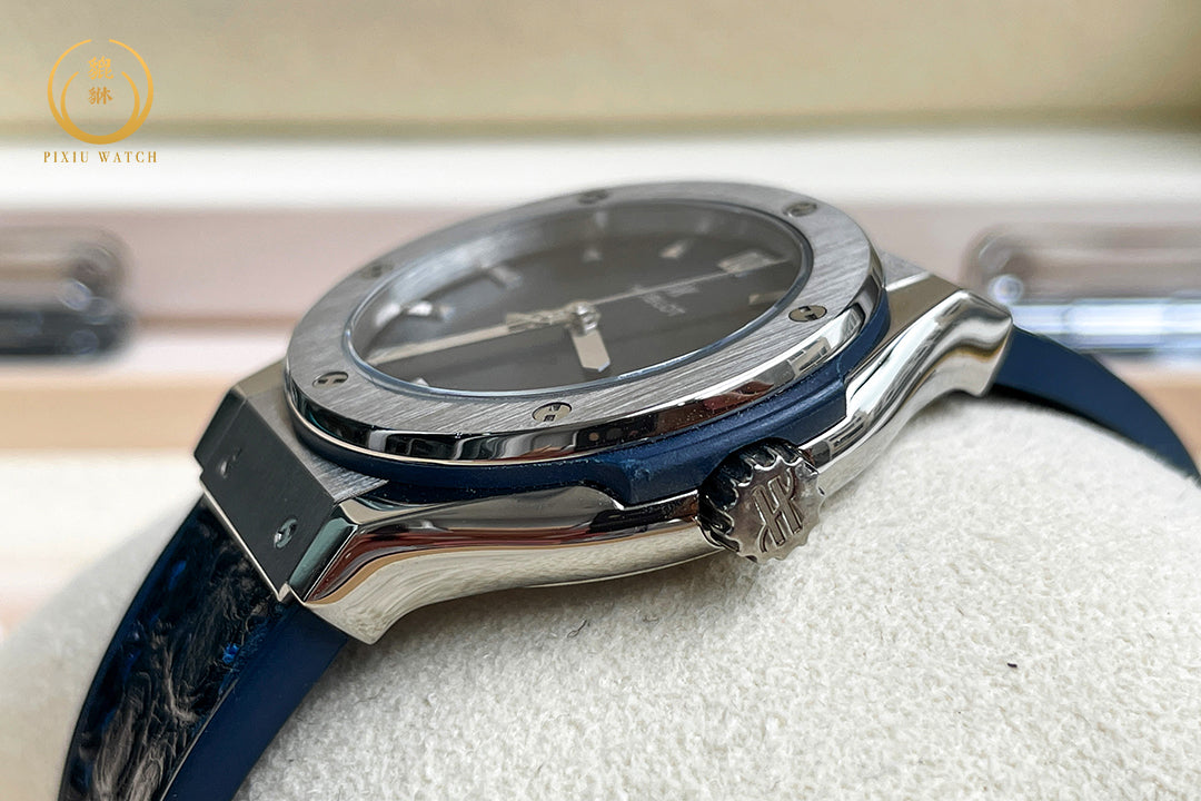 Hublot Classic Fusion Titanium Blue