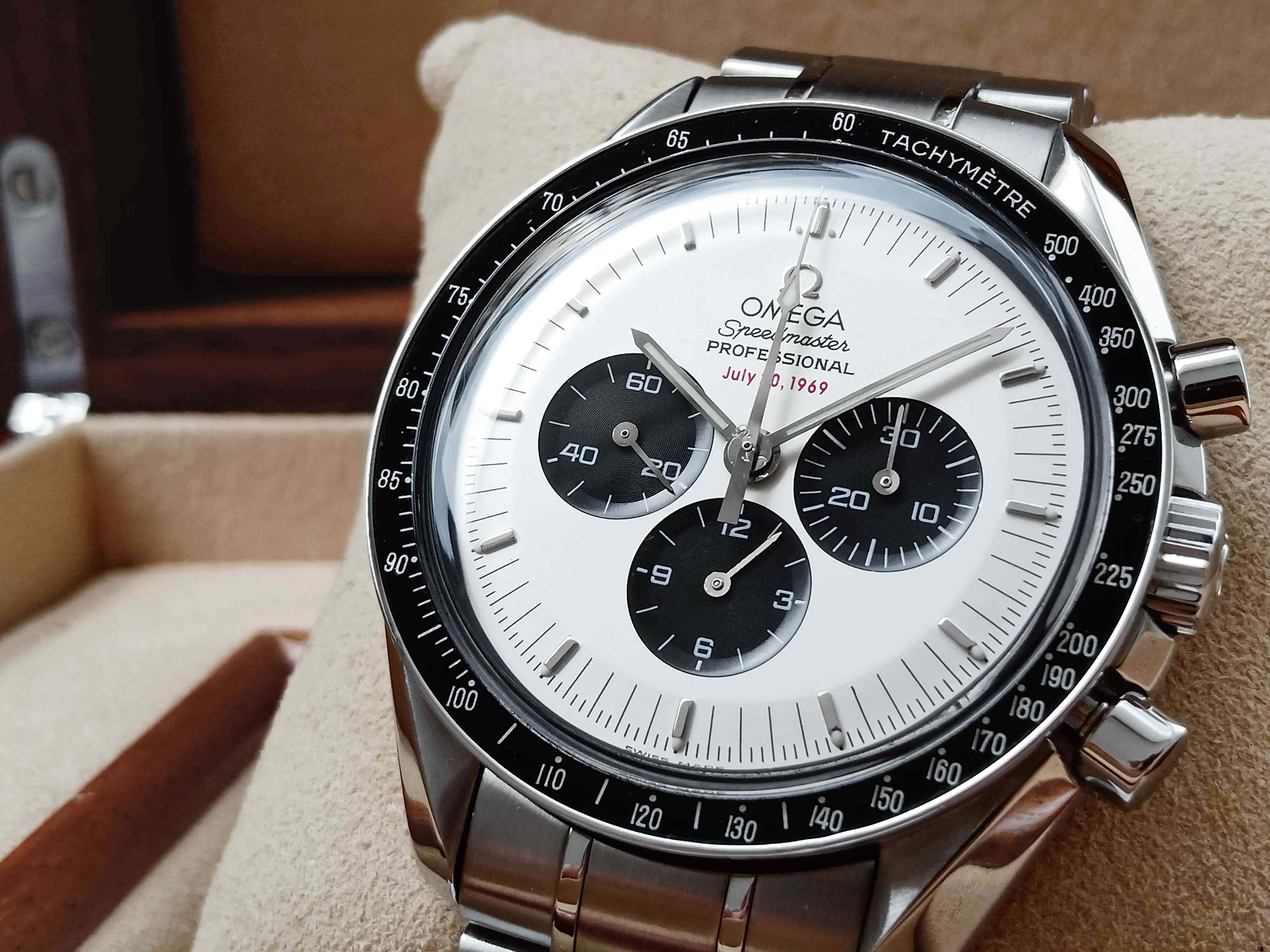 Omega Speed Master Limited Apollo11 35th Aniversary Panda Dial