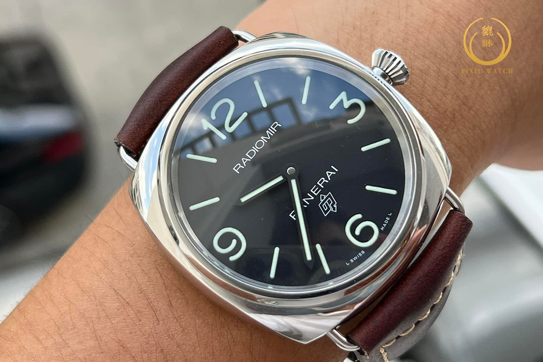 Panerai Radiomir PAM00753 Base Logo