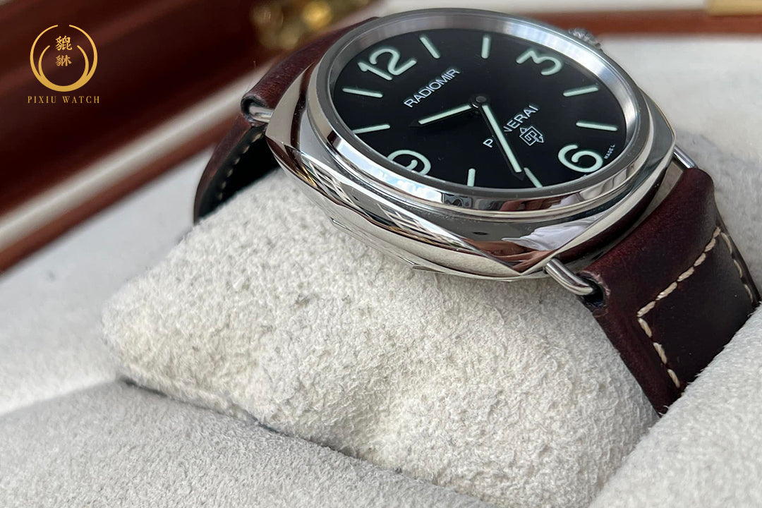 Panerai Radiomir PAM00753 Base Logo