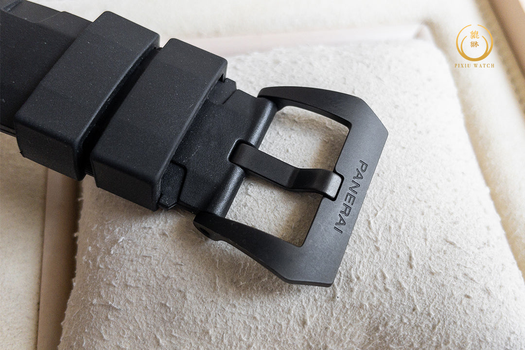 Panerai Submersible PAM00974 GoldTech