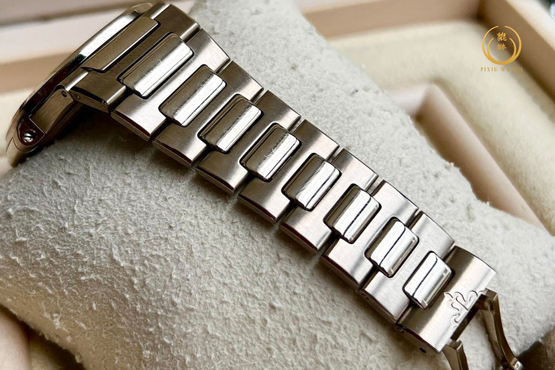 Patek Philippe Ladies' Nautilus 7011/1G White Gold