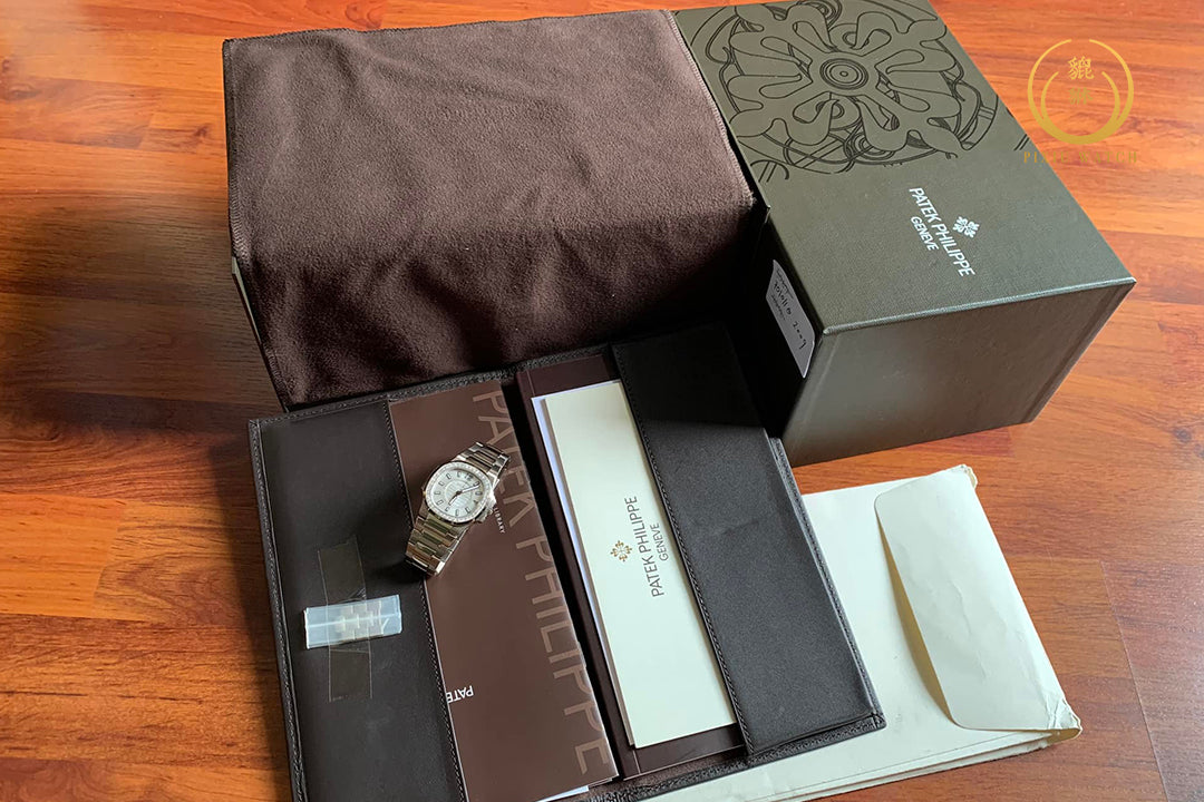 Patek Philippe Nautilus 7010/1G-001 White Gold Diamond