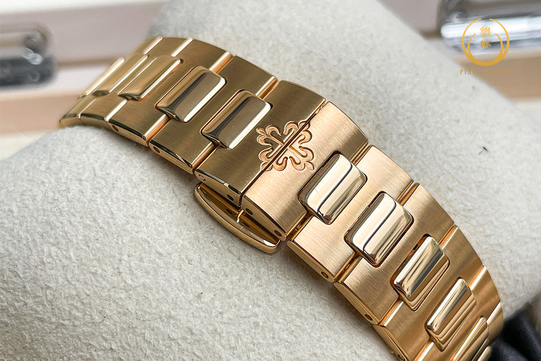 Patek Philippe Nautilus 7011/1R 18C Rose Gold
