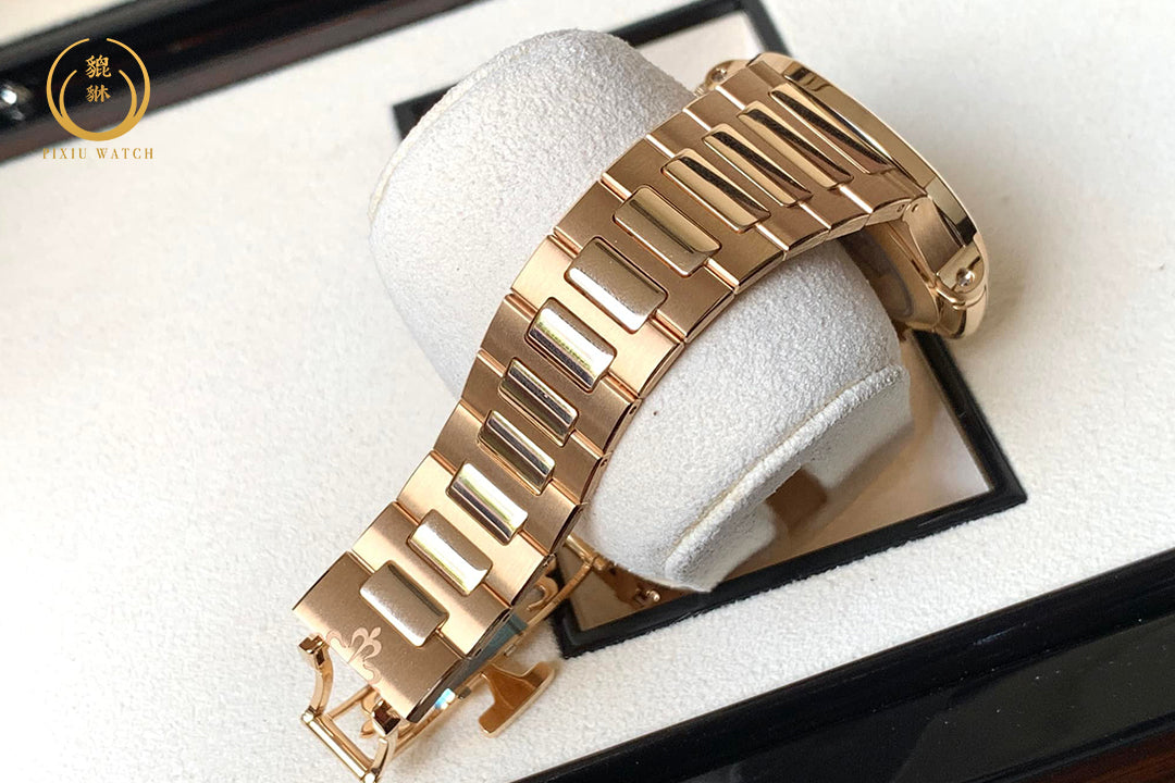 New' Patek Philippe Nautilus 7118/1R-001 Full Rose Gold