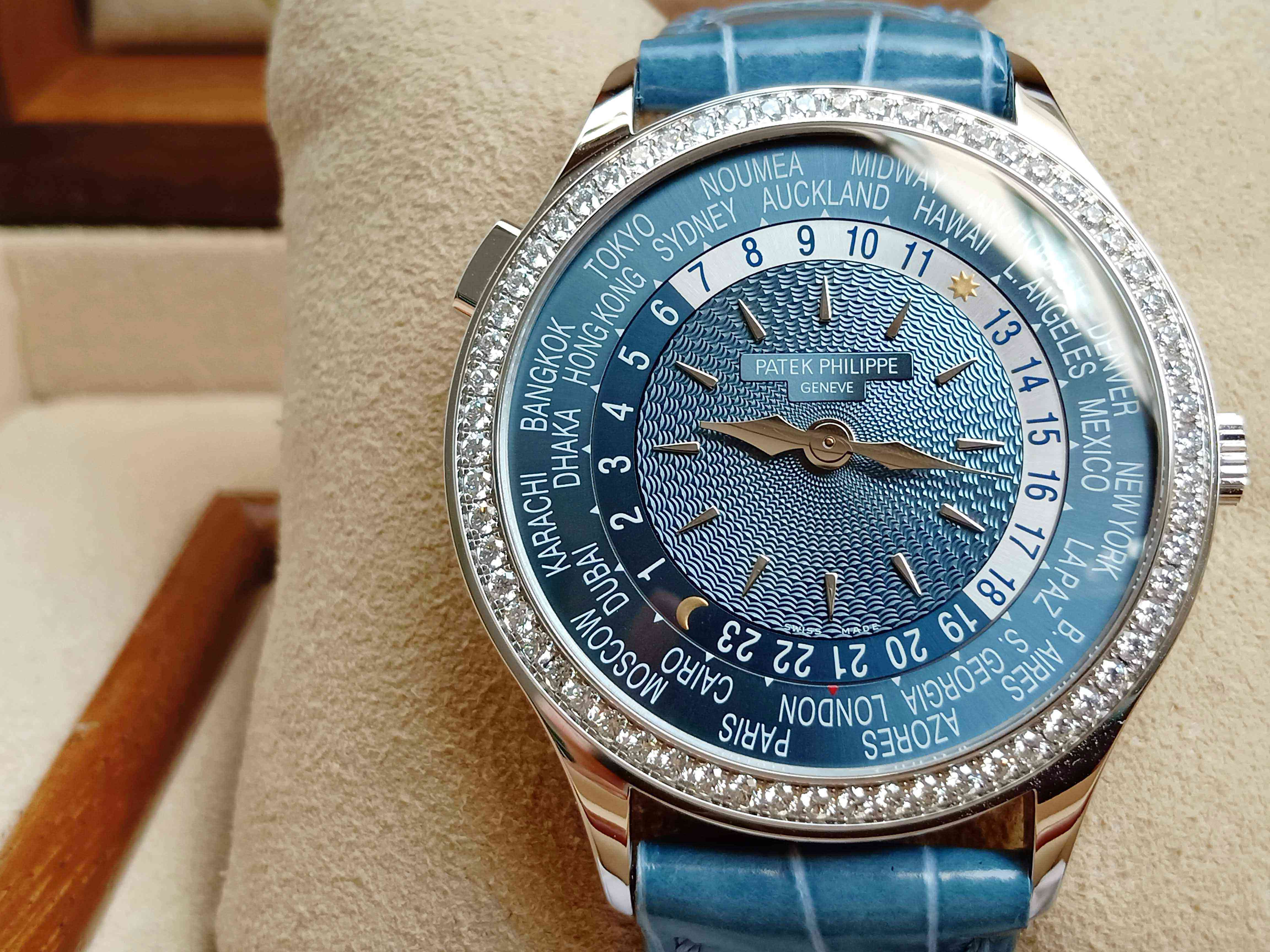Patek Philippe World Time 7130G-014