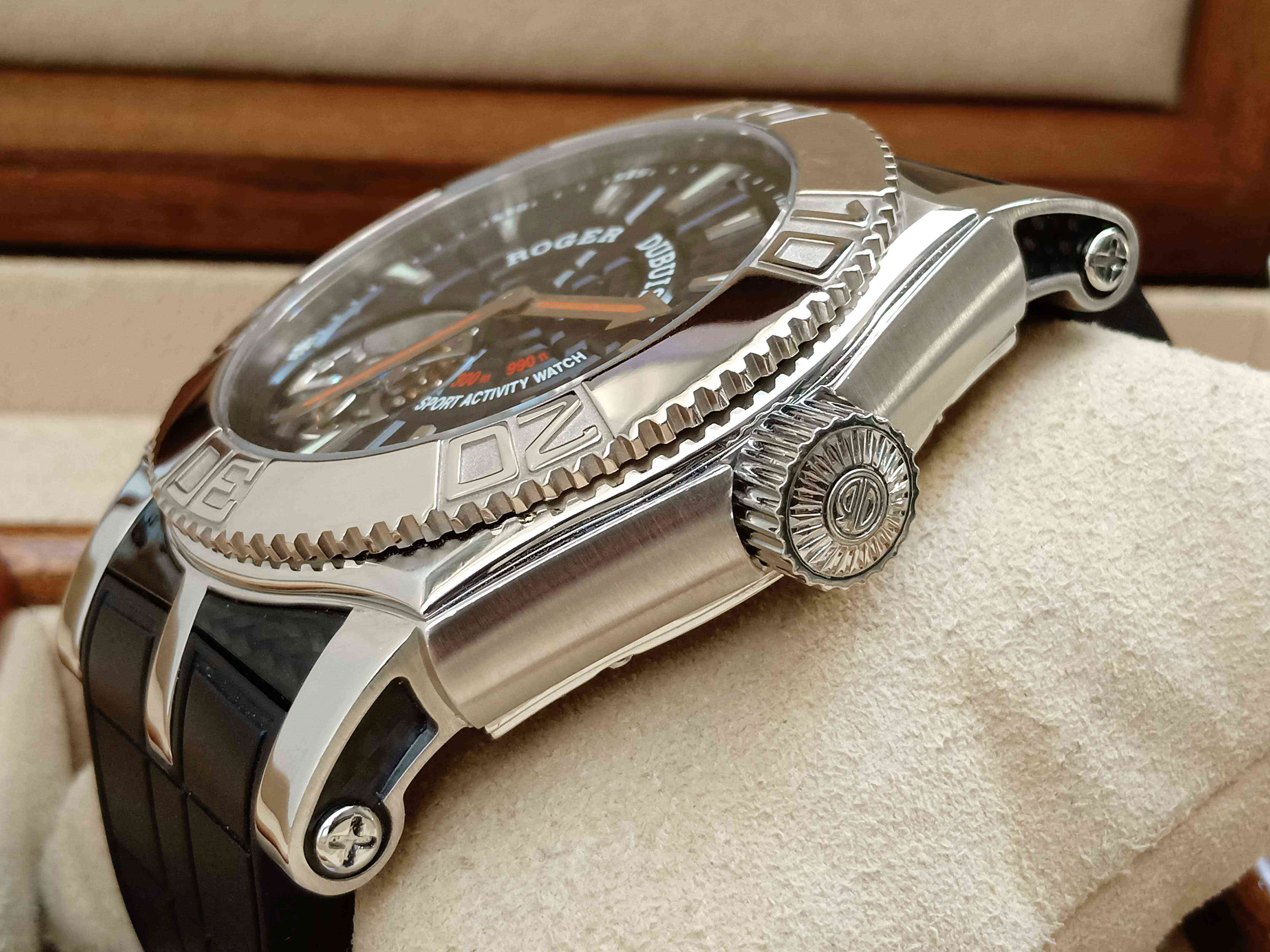 Roger Dubuis Easy Diver Flying Tourbillon