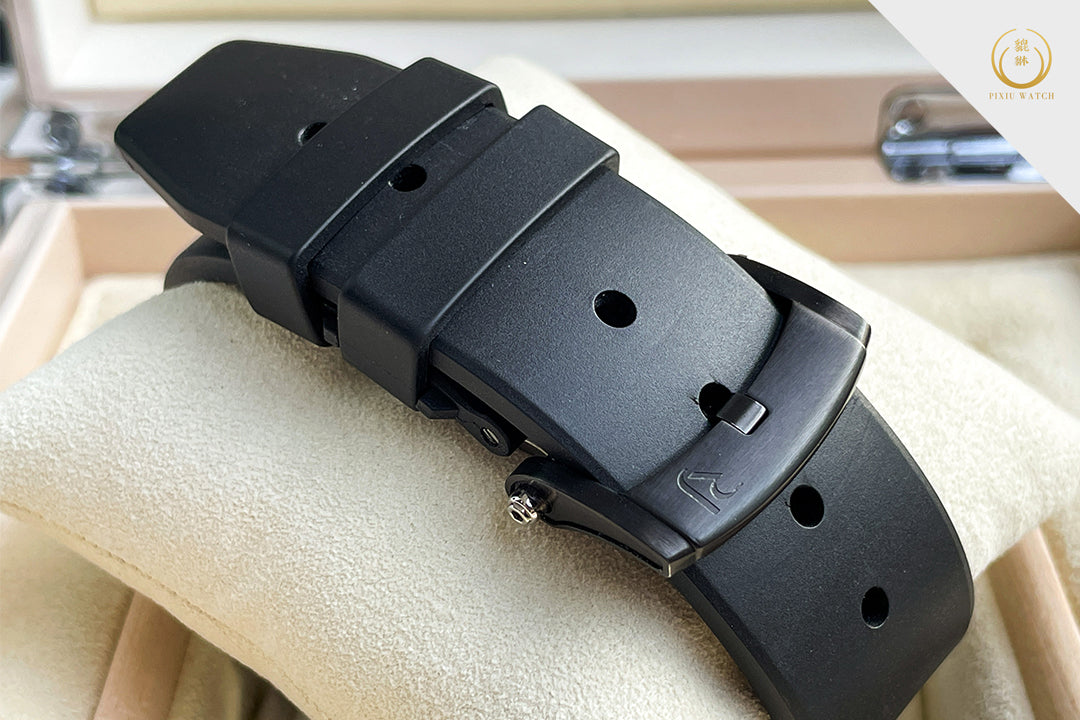 Romain Jerome Moon Invader Black