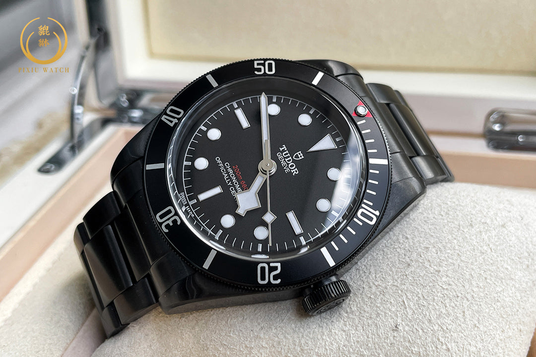 Tudor Heritage Black Bay Dark