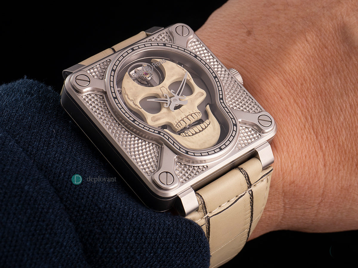 Review : Bell & Ross BR 01 Laughing Skull  White, Ref. br01-skull-o-sk-st