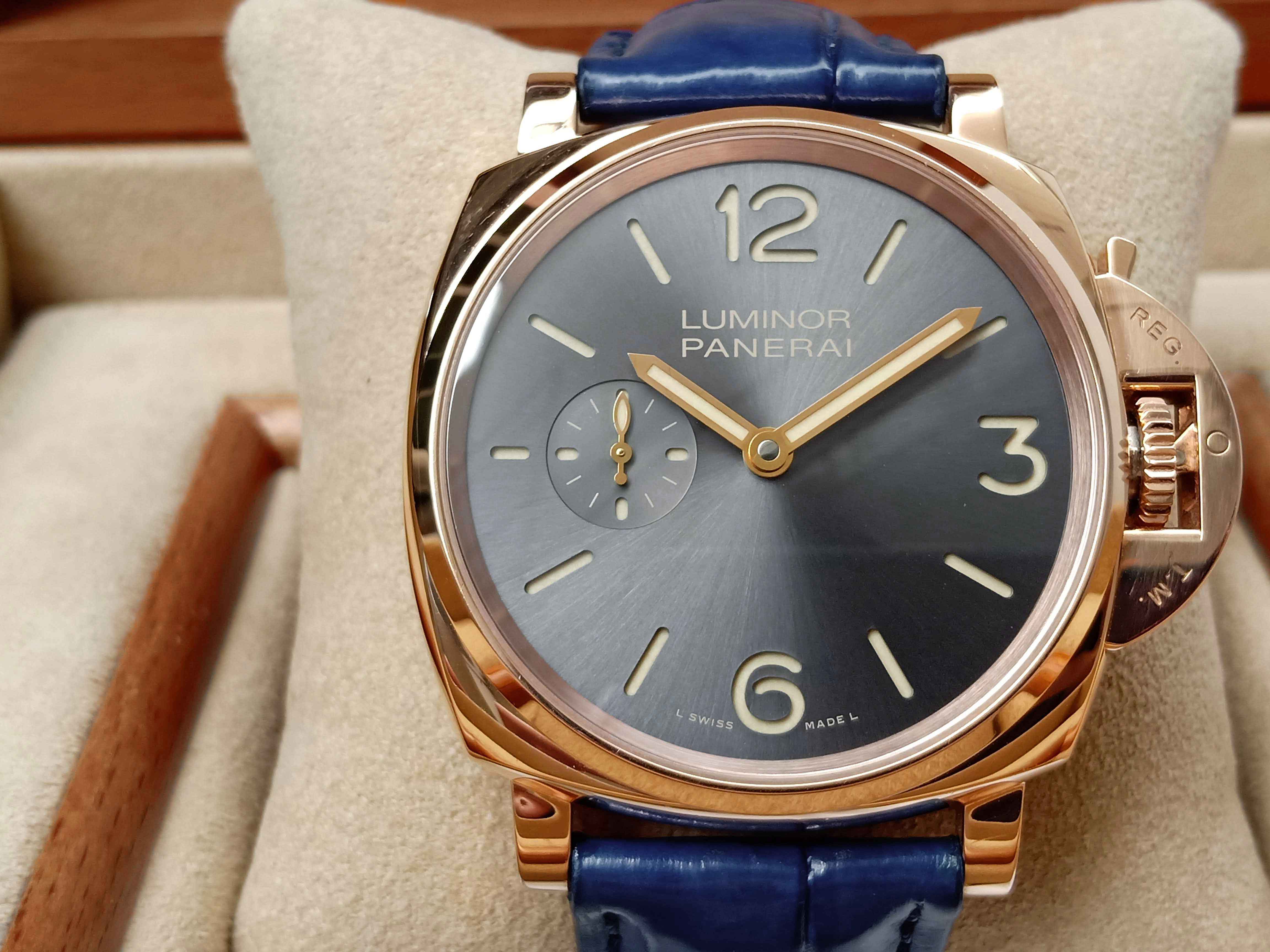 Panerai 00677 Oro Rosso Luminor Due Rose Gold Extra Thin