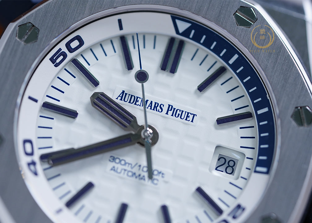 AP ROO Diver 15710ST White Dial