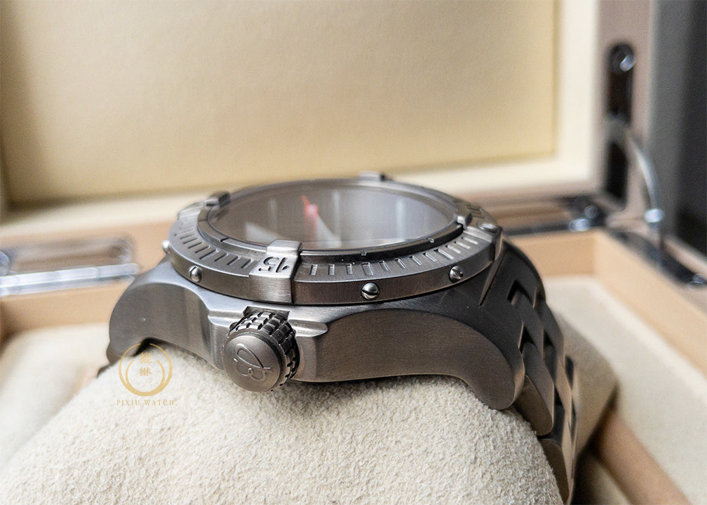 Breitling Avenger Seawolf Ti