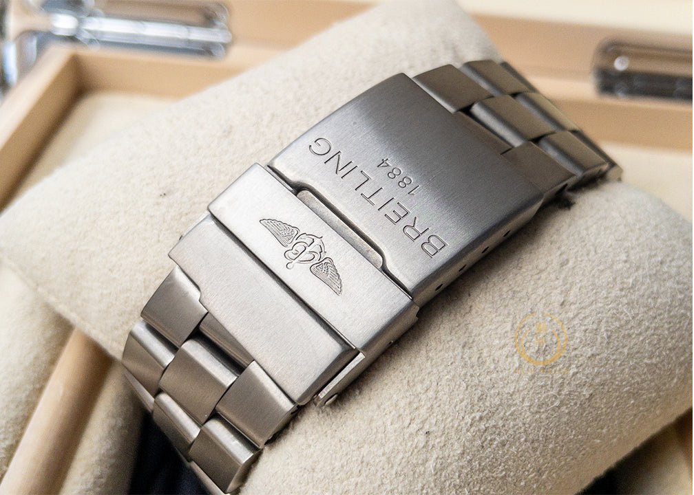 Breitling Avenger Seawolf Ti