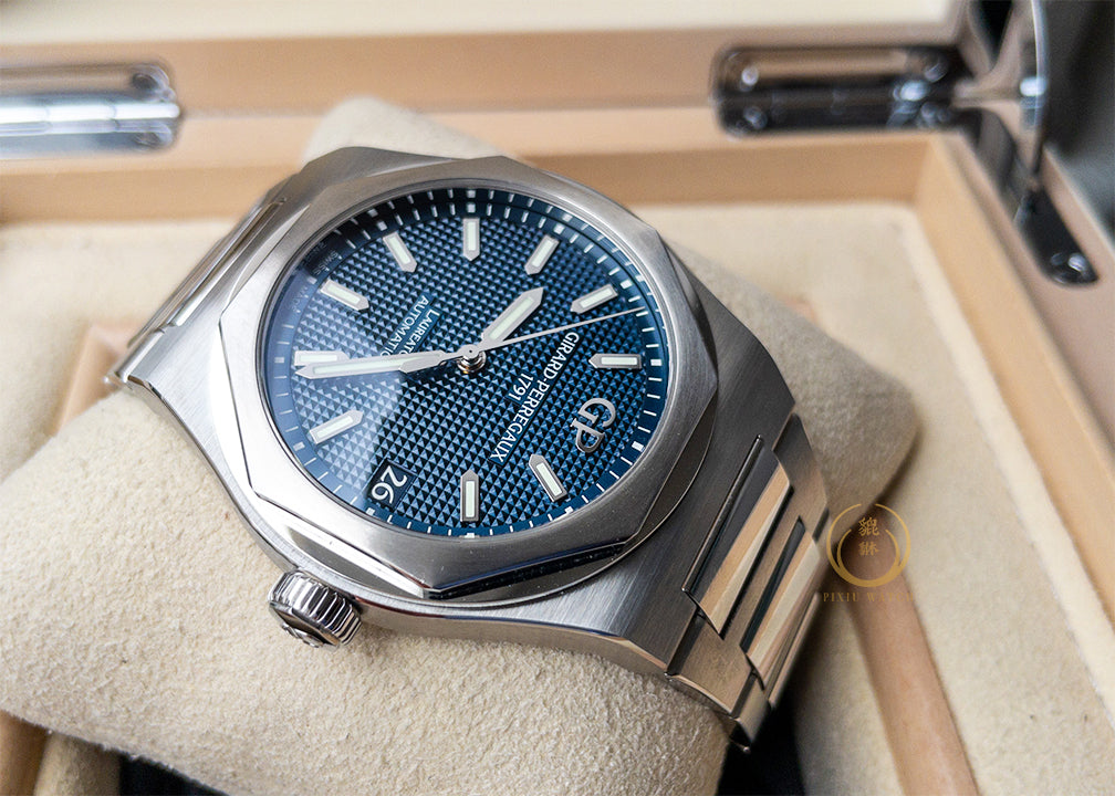 Girard Perregaux Laureato Steel
