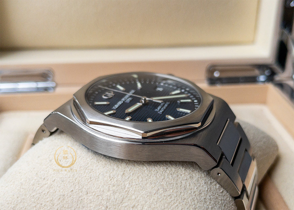 Girard Perregaux Laureato Steel
