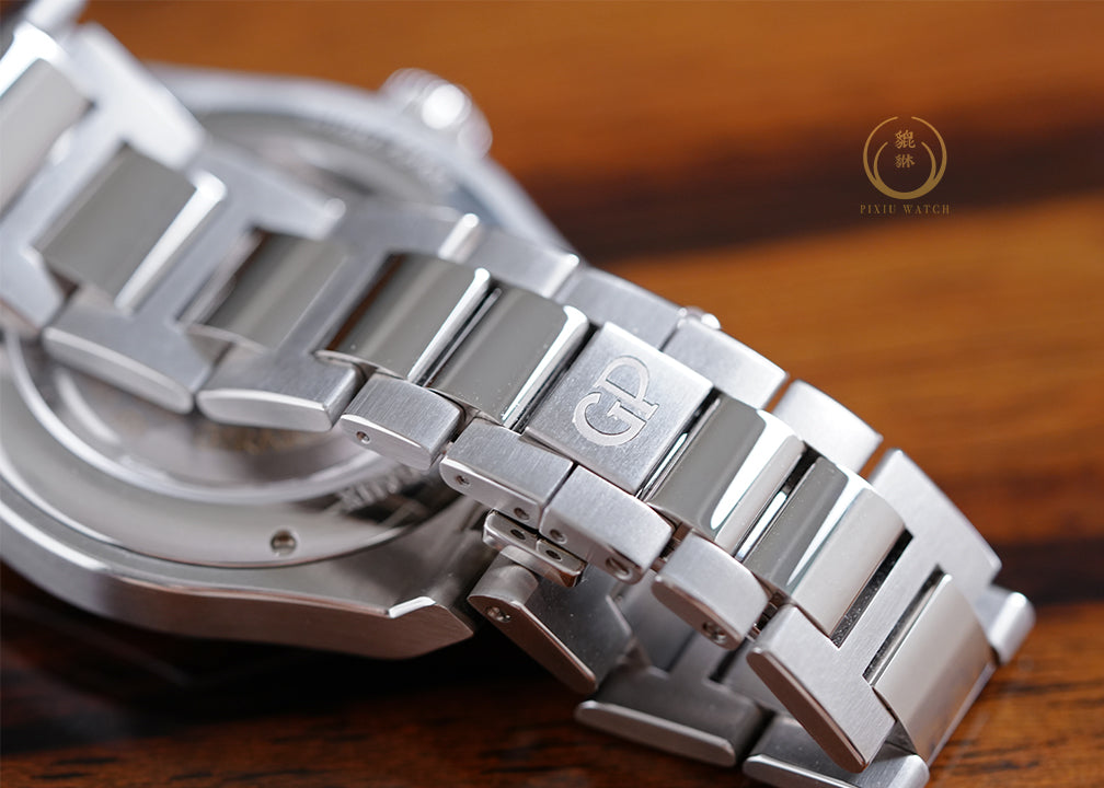Girard-Perregaux Laureato Evergreen