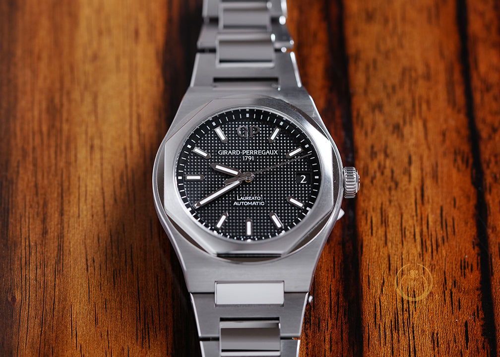 Girard-Perregaux Laureato Black Clous de Paris