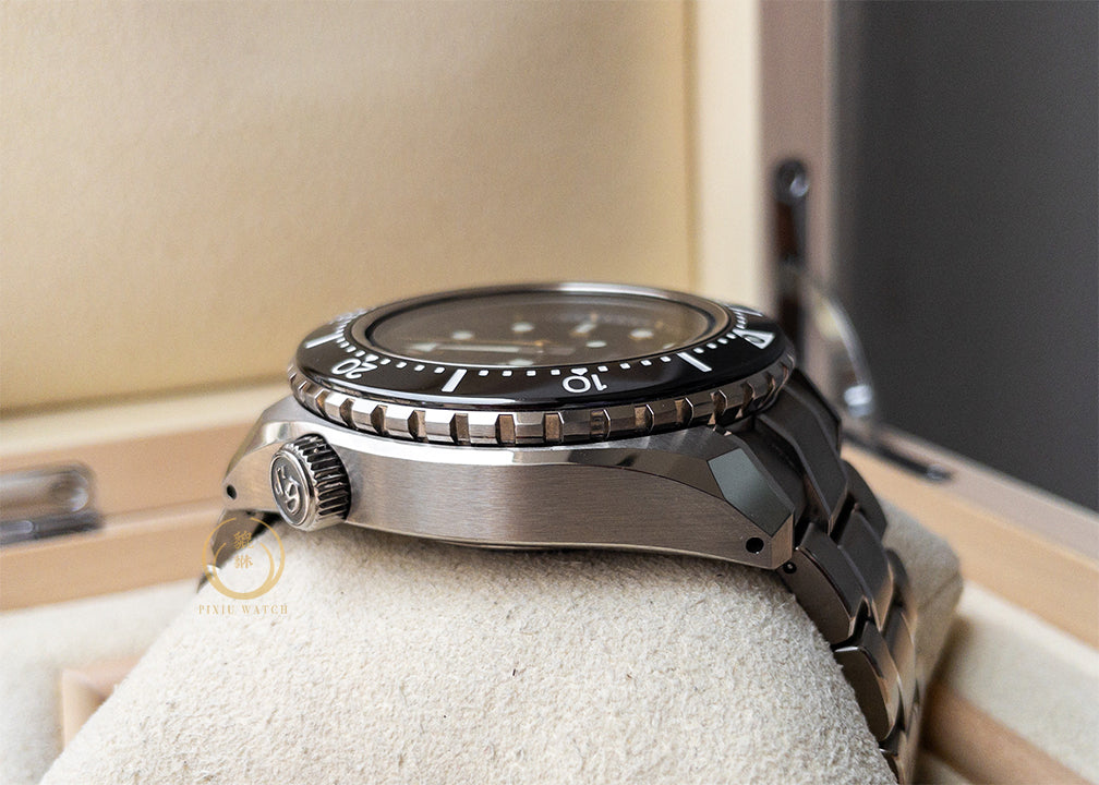 Grand Seiko Diver SBGH255 Ti